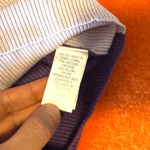 Purple and lilac two-tone ribbed cropped V-neck soft cardigan NWT - Picture 4 of 7